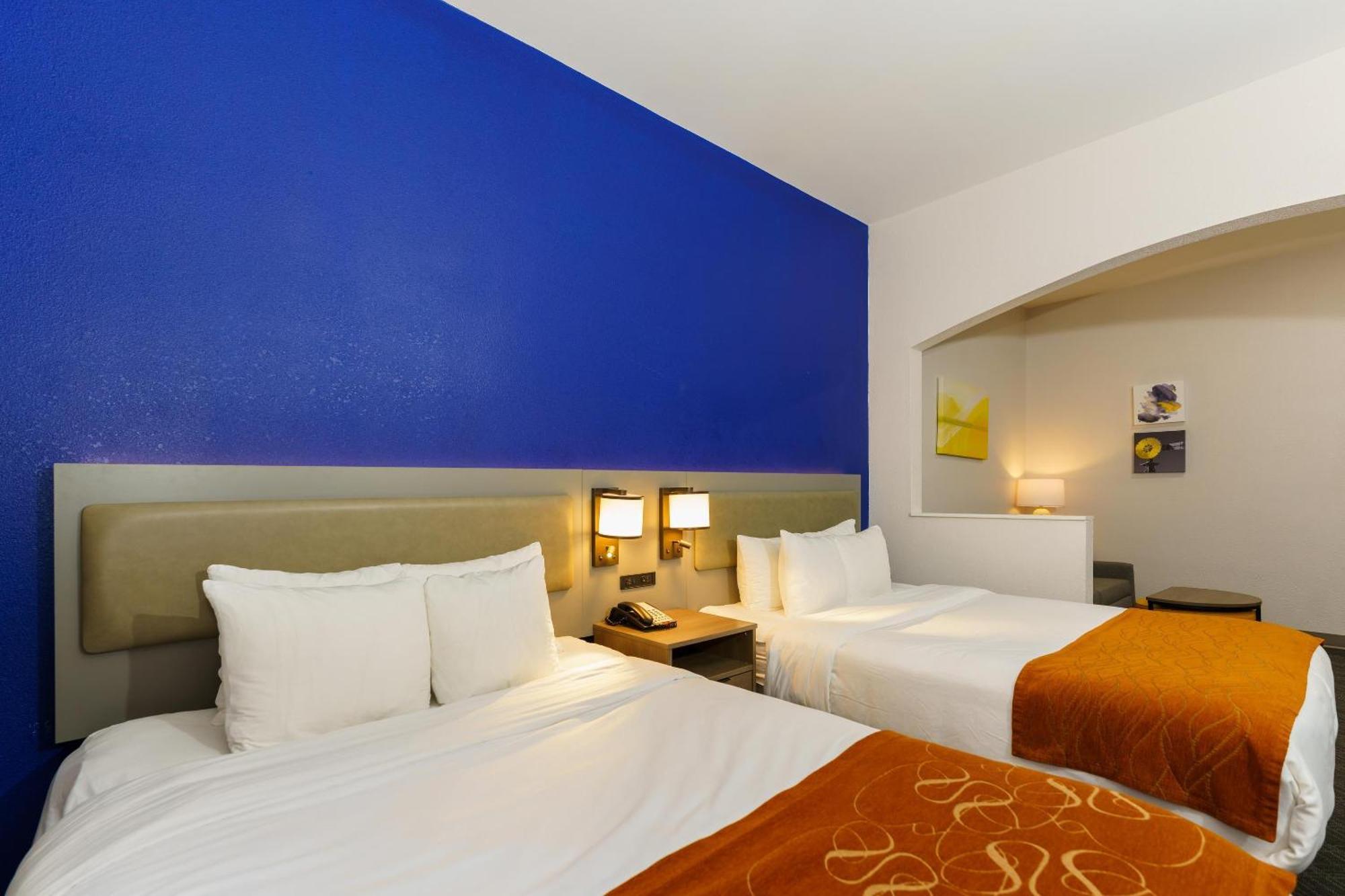 קולג' סטיישן Comfort Suites University Drive מראה חיצוני תמונה